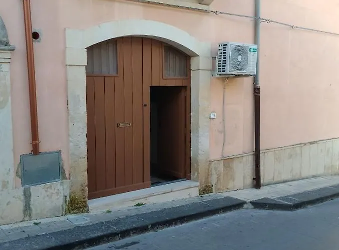 Lägenhet Casa Del Papa Noto